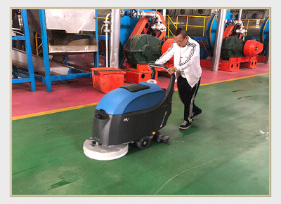 洗地機的保養(yǎng)與維護 提升設(shè)備壽命與清潔效率